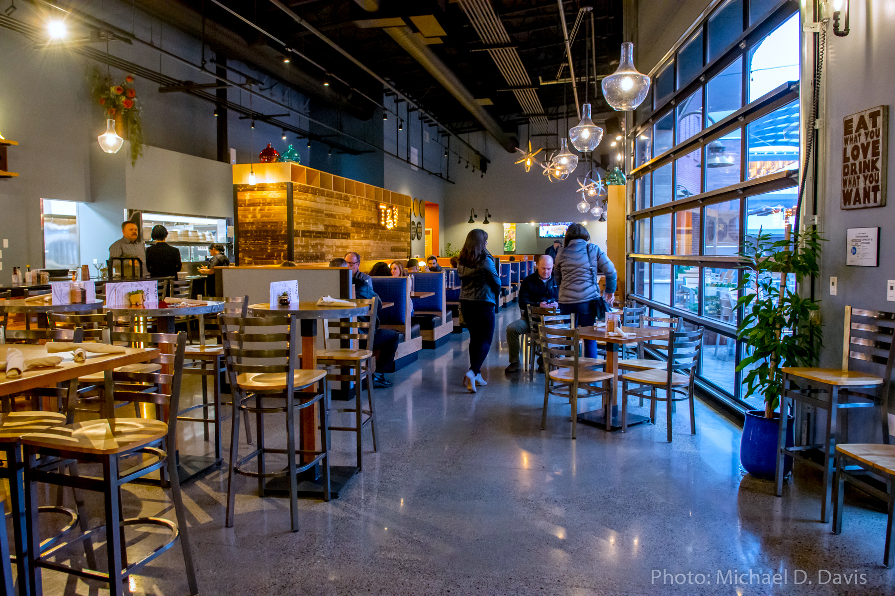 Tap and Vine at 559 An Eatery Review by Michael D. Davis & Associates