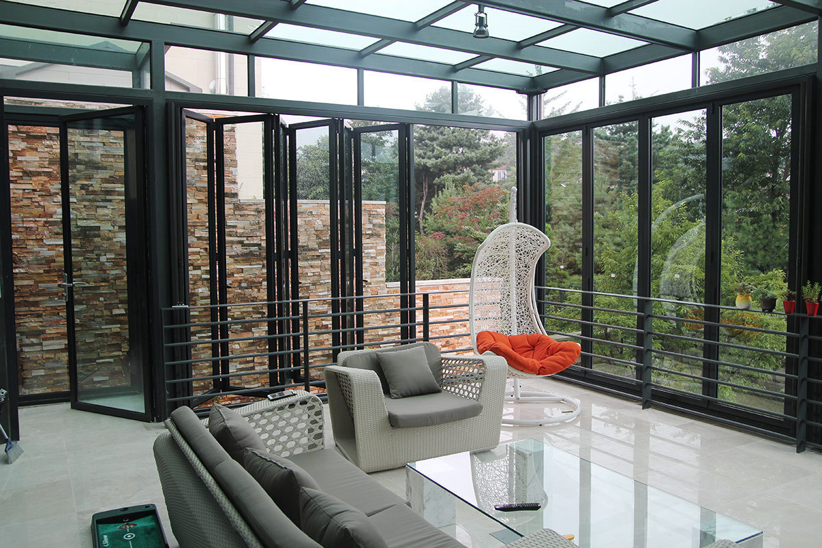 EZ FOLDADOOR LUXURY SUNROOM WITH RETRACTABLE HIDDEN SCREEN SYSTEM by